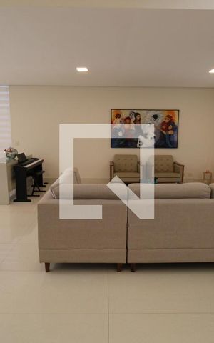 Casa à venda com 437m², 5 quartos e 8 vagasSala