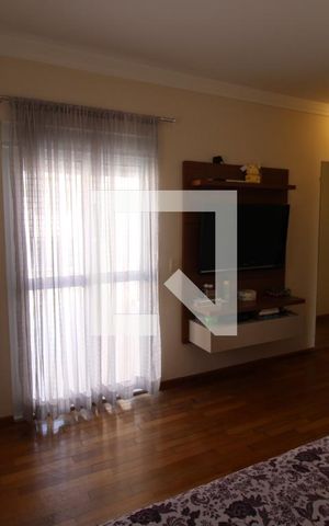 Casa à venda com 437m², 5 quartos e 8 vagasSuíte 3