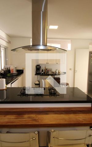 Casa à venda com 437m², 5 quartos e 8 vagasCozinha