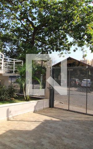 Casa à venda com 437m², 5 quartos e 8 vagasGaragem