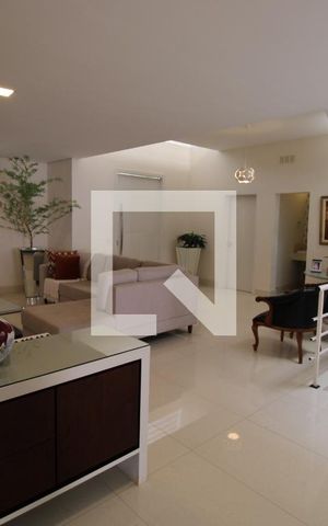 Casa à venda com 437m², 5 quartos e 8 vagasSala