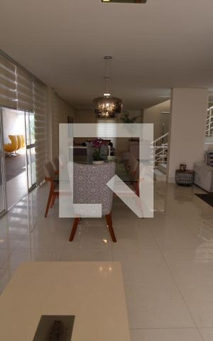 Casa à venda com 437m², 5 quartos e 8 vagasSala