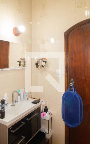Casa à venda com 160m², 3 quartos e 2 vagas Casa à venda com 160m², 3 quartos e 2 vagasBanheiro