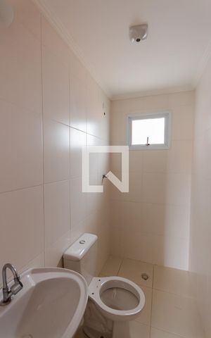 Apartamento para alugar com 100m², 2 quartos e 1 vaga Apartamento para alugar com 100m², 2 quartos e 1 vagaBanheiro da Suíte