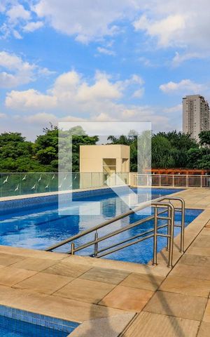 Apartamento à venda com 69m², 2 quartos e 2 vagas Apartamento à venda com 69m², 2 quartos e 2 vagasÁrea comum - Piscina