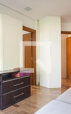 Casa de condomínio à venda com 850m², 4 quartos e 6 vagas Casa de condomínio à venda com 850m², 4 quartos e 6 vagassala de tv