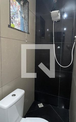 Casa para alugar com 80m², 2 quartos e 1 vaga Casa para alugar com 80m², 2 quartos e 1 vagaBanheiro