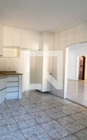 Casa de condomínio para alugar com 600m², 4 quartos e 2 vagas Casa de condomínio para alugar com 600m², 4 quartos e 2 vagasCozinha