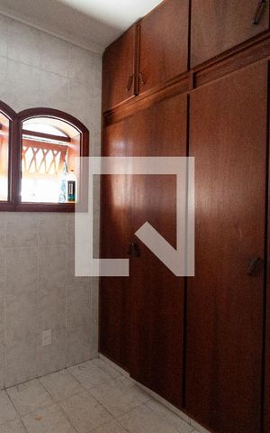 Casa de condomínio para alugar com 600m², 4 quartos e 2 vagas Casa de condomínio para alugar com 600m², 4 quartos e 2 vagasDispensa