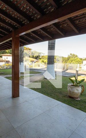 Casa de condomínio para alugar com 600m², 4 quartos e 2 vagas Casa de condomínio para alugar com 600m², 4 quartos e 2 vagasVaranda da Sala