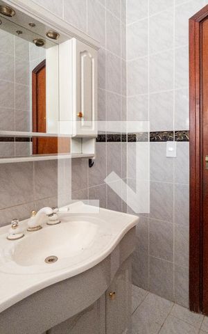 Casa de condomínio para alugar com 600m², 4 quartos e 2 vagas Casa de condomínio para alugar com 600m², 4 quartos e 2 vagasLavabo