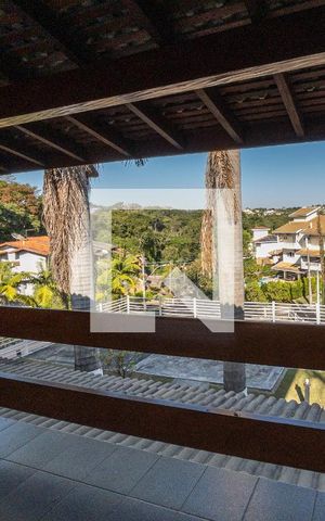 Casa de condomínio para alugar com 600m², 4 quartos e 2 vagas Casa de condomínio para alugar com 600m², 4 quartos e 2 vagasVaranda da Suíte Master