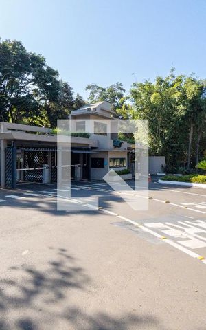 Casa de condomínio para alugar com 600m², 4 quartos e 2 vagas Casa de condomínio para alugar com 600m², 4 quartos e 2 vagasFachada do Condomínio