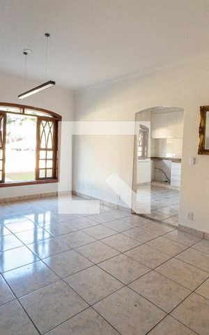 Casa de condomínio para alugar com 600m², 4 quartos e 2 vagas Casa de condomínio para alugar com 600m², 4 quartos e 2 vagasSala de Jantar