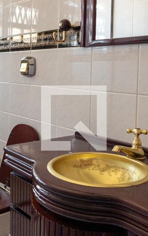 Casa de condomínio para alugar com 600m², 4 quartos e 2 vagas Casa de condomínio para alugar com 600m², 4 quartos e 2 vagasBanheiro Social