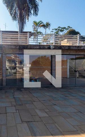 Casa de condomínio para alugar com 600m², 4 quartos e 2 vagas Casa de condomínio para alugar com 600m², 4 quartos e 2 vagasChurrasqueira
