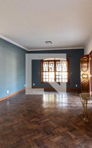 Casa de condomínio para alugar com 600m², 4 quartos e 2 vagas Casa de condomínio para alugar com 600m², 4 quartos e 2 vagasSala
