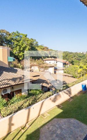 Casa de condomínio para alugar com 600m², 4 quartos e 2 vagas Casa de condomínio para alugar com 600m², 4 quartos e 2 vagasVista da Suíte 3