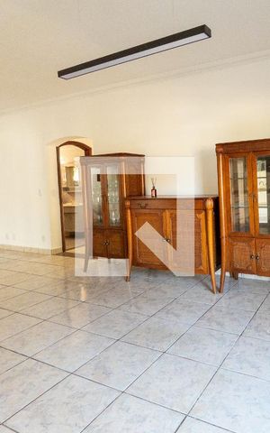 Casa de condomínio para alugar com 600m², 4 quartos e 2 vagas Casa de condomínio para alugar com 600m², 4 quartos e 2 vagasSala de Jantar