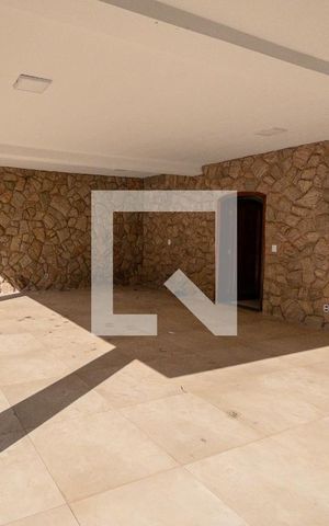 Casa de condomínio para alugar com 600m², 4 quartos e 2 vagas Casa de condomínio para alugar com 600m², 4 quartos e 2 vagasGaragem
