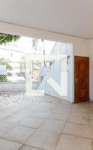 Casa à venda com 600m², 3 quartos e 4 vagas Casa à venda com 600m², 3 quartos e 4 vagasGaragem