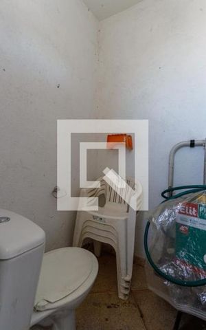 Casa à venda com 600m², 3 quartos e 4 vagas Casa à venda com 600m², 3 quartos e 4 vagasBanheiro 3