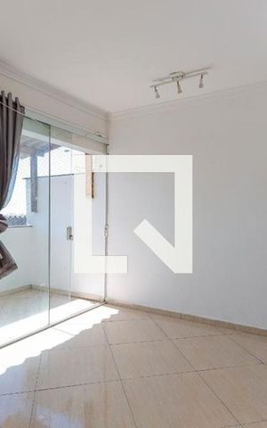 Casa à venda com 600m², 3 quartos e 4 vagas Casa à venda com 600m², 3 quartos e 4 vagasSuíte