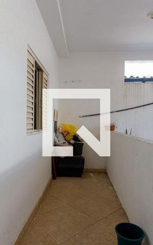 Casa à venda com 600m², 3 quartos e 4 vagas Casa à venda com 600m², 3 quartos e 4 vagasEntrada