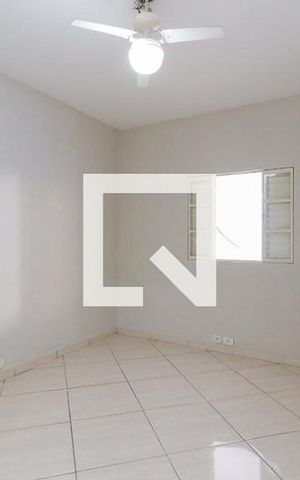 Casa à venda com 600m², 3 quartos e 4 vagas Casa à venda com 600m², 3 quartos e 4 vagasQuarto 3