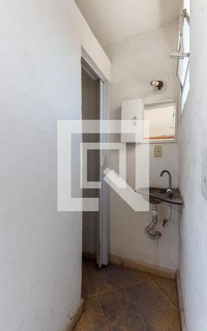 Casa à venda com 600m², 3 quartos e 4 vagas Casa à venda com 600m², 3 quartos e 4 vagasBanheiro 3
