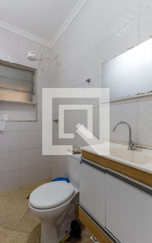 Casa à venda com 600m², 3 quartos e 4 vagas Casa à venda com 600m², 3 quartos e 4 vagasBanheiro 1
