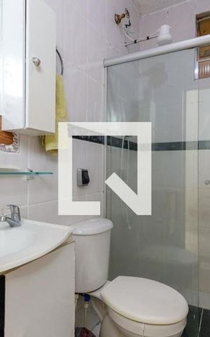 Casa à venda com 600m², 3 quartos e 4 vagas Casa à venda com 600m², 3 quartos e 4 vagasBanheiro 2