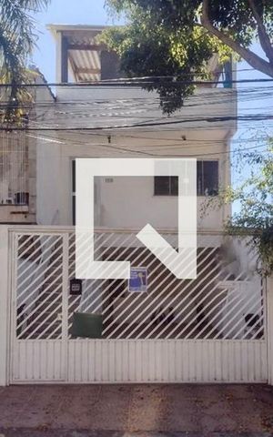 Casa à venda com 600m², 3 quartos e 4 vagas Casa à venda com 600m², 3 quartos e 4 vagasFachada com plaquinha
