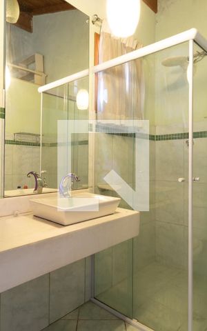 Casa à venda com 435m², 3 quartos e 9 vagasBanheiro Suite 2