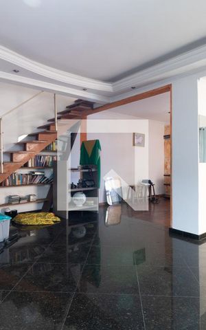 Casa à venda com 435m², 3 quartos e 9 vagasSala