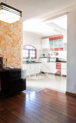 Casa à venda com 435m², 3 quartos e 9 vagasSala