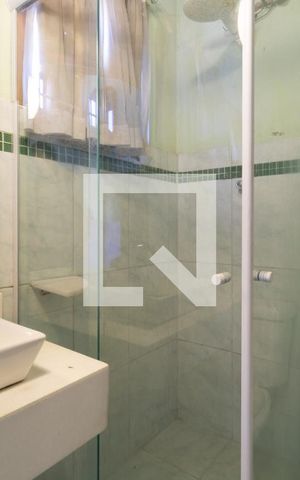 Casa à venda com 435m², 3 quartos e 9 vagasBanheiro Suite 2