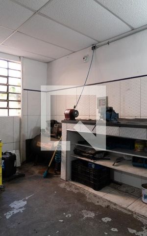 Casa à venda com 435m², 3 quartos e 9 vagasSalão