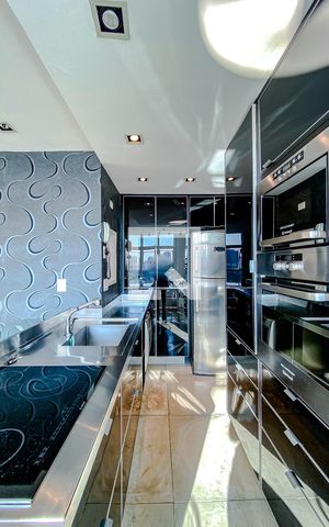 Apartamento à venda com 132m², 2 quartos e 2 vagasCozinha