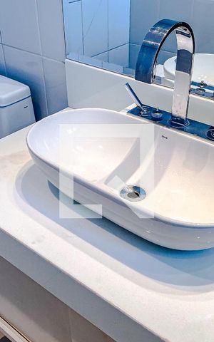 Apartamento à venda com 132m², 2 quartos e 2 vagasBanheiro da Suíte 1