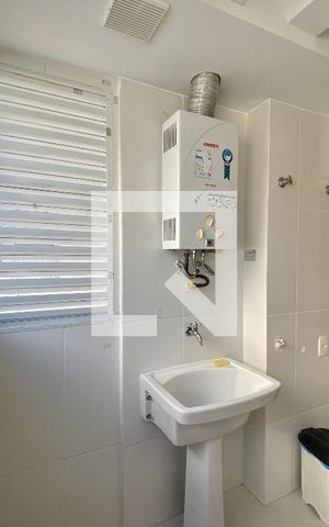 Apartamento à venda com 97m², 3 quartos e 2 vagas Apartamento à venda com 97m², 3 quartos e 2 vagasÁrea de Serviço