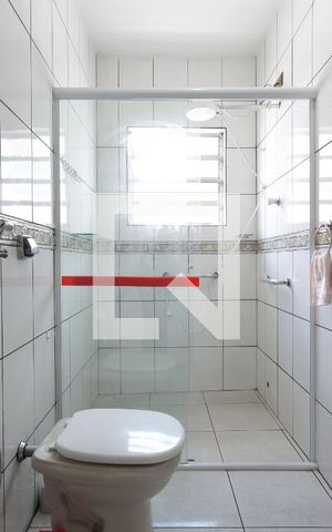 Casa para alugar com 490m², 4 quartos e 3 vagas Casa para alugar com 490m², 4 quartos e 3 vagasBanheiro 1