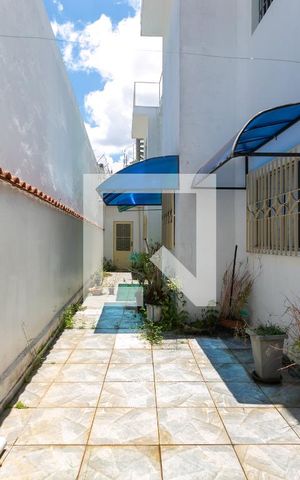Casa para alugar com 490m², 4 quartos e 3 vagas Casa para alugar com 490m², 4 quartos e 3 vagasQuintal