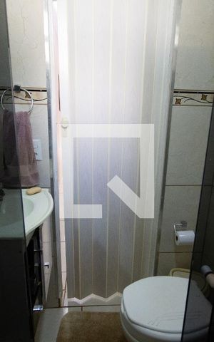 Casa para alugar com 140m², 3 quartos e 2 vagasBanheiro Social