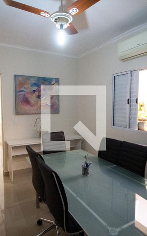 Casa para alugar com 140m², 3 quartos e 2 vagasQuarto