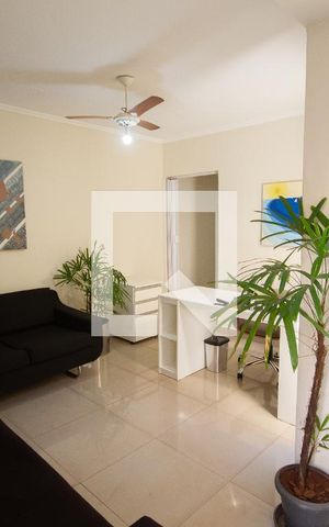 Casa para alugar com 140m², 3 quartos e 2 vagasSala