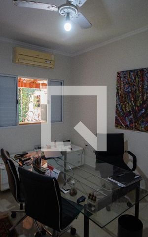 Casa para alugar com 140m², 3 quartos e 2 vagasSuíte 1