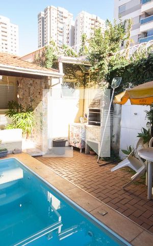 Casa para alugar com 140m², 3 quartos e 2 vagasÁrea de Serviço/Área de lazer
