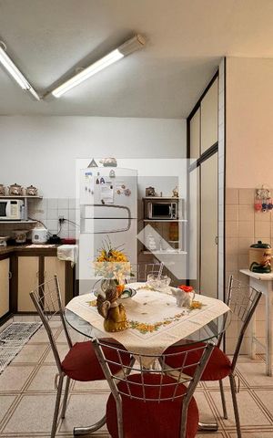 Casa à venda com 247m², 3 quartos e 4 vagas Casa à venda com 247m², 3 quartos e 4 vagasCozinha