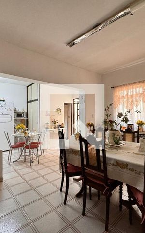 Casa à venda com 247m², 3 quartos e 4 vagas Casa à venda com 247m², 3 quartos e 4 vagasCozinha
